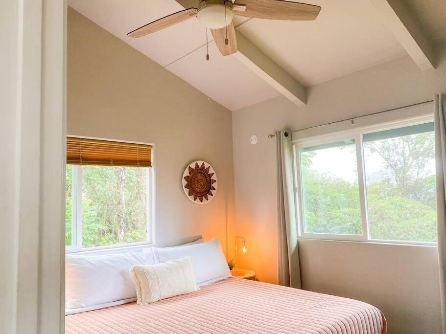 Ferienwohnung Hibiscus Hale, Full Kitchen, King Bed, Parking Keaau Exterior foto